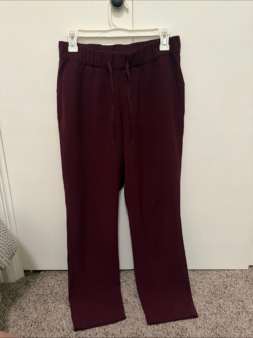 Lululemon on the Fly Woven Pants in Maroon, Size 6
